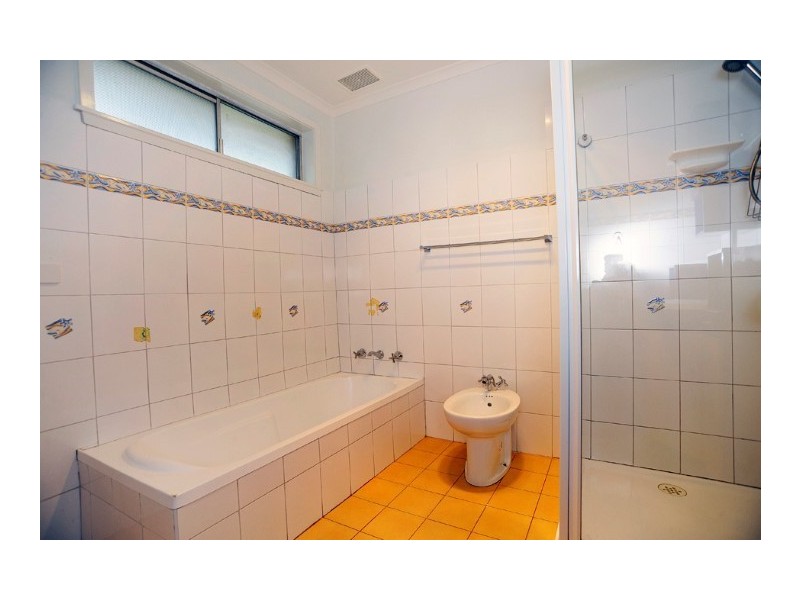 15 Bouvardia Crescent, Frankston North VIC 3200