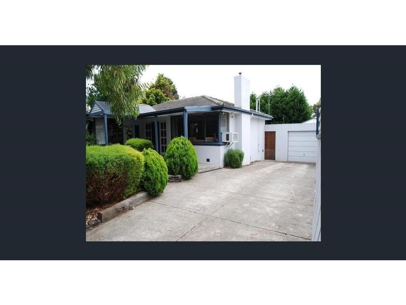 11 Derna Crecent, Frankston VIC 3199