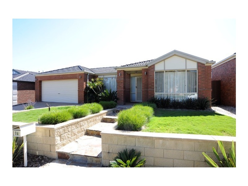 76 Scotsdale Drive, Cranbourne East VIC 3977