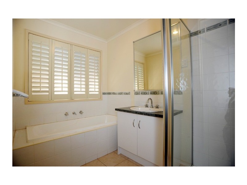 76 Scotsdale Drive, Cranbourne East VIC 3977