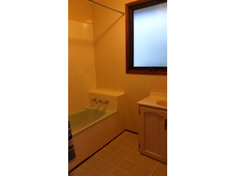 8 Harewood Street, Tooradin VIC 3980