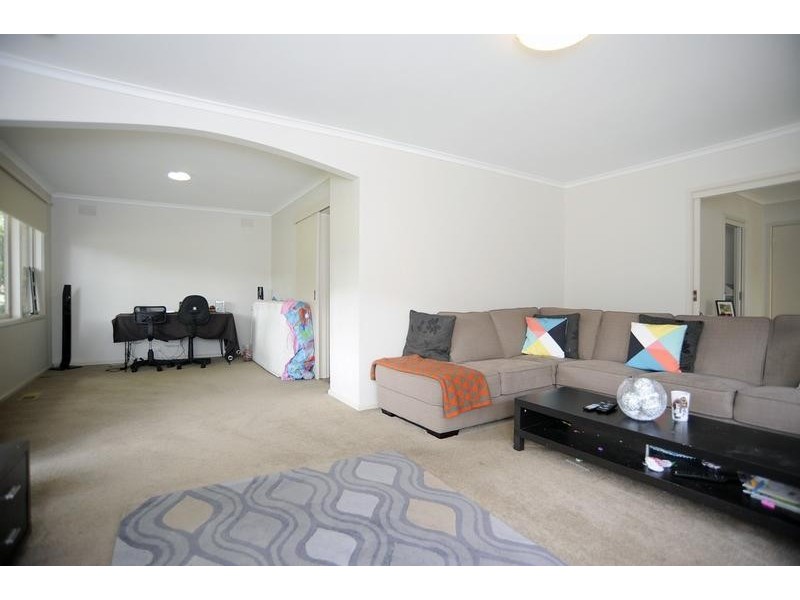 30 Pembroke Avenue, Frankston VIC 3199