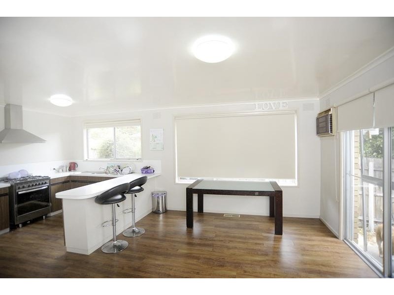 30 Pembroke Avenue, Frankston VIC 3199