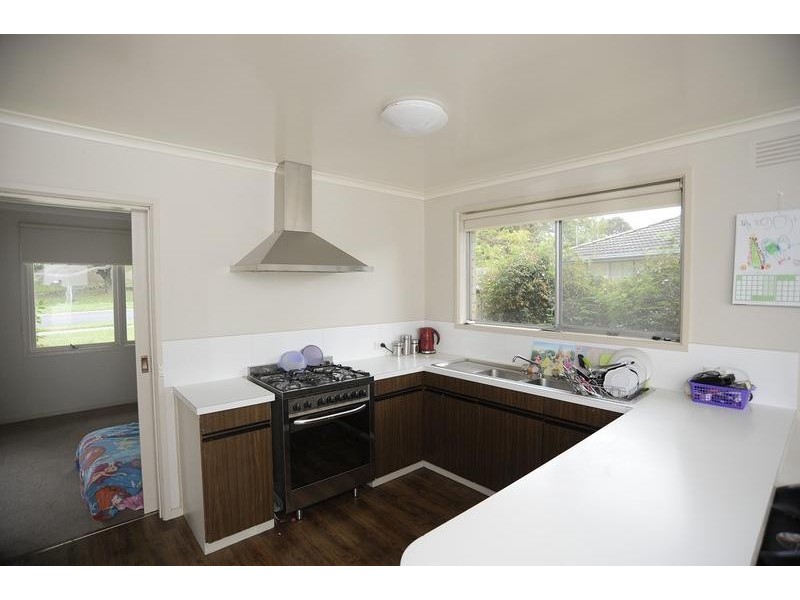 30 Pembroke Avenue, Frankston VIC 3199