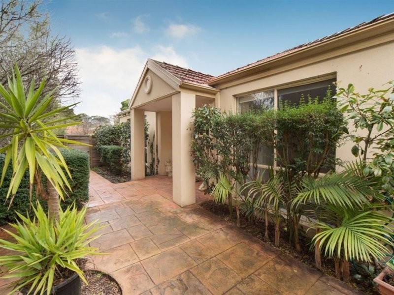 8 Orchard Grove, Frankston South VIC 3199