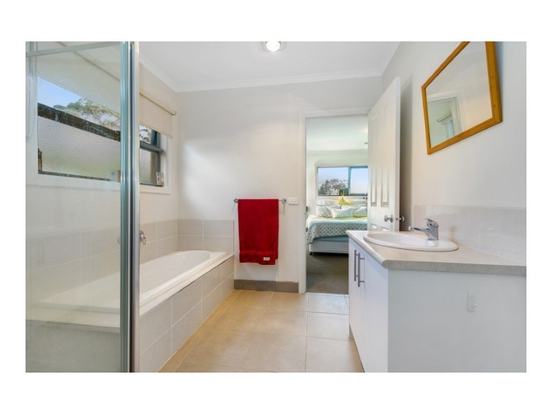 2/53 Culcairn Drive, Frankston South VIC 3199