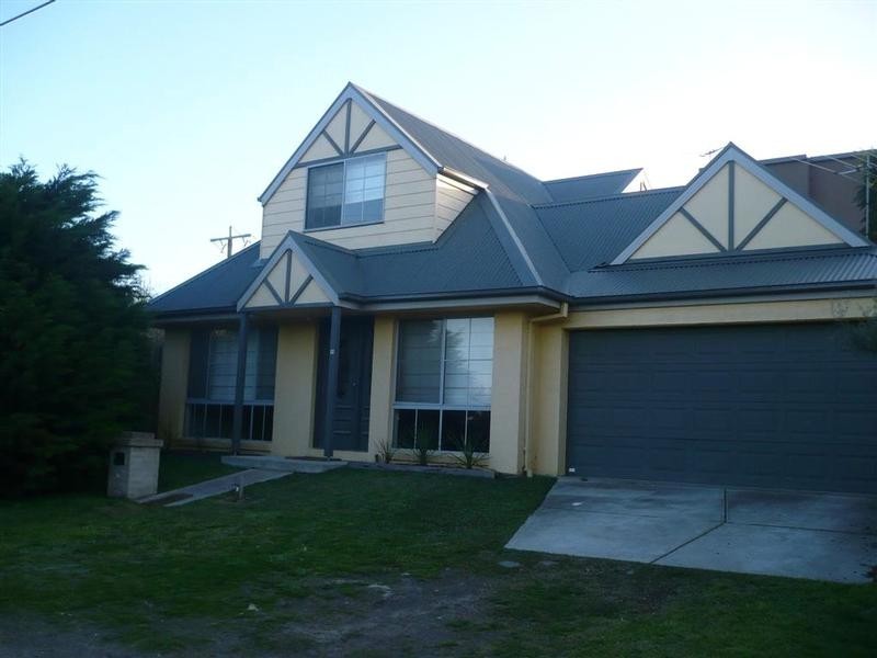 11 Beckwith Grove, Seaford VIC 3198