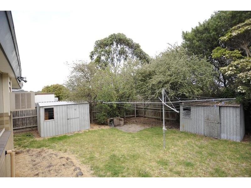 6 Bunarong Drive, Frankston VIC 3199