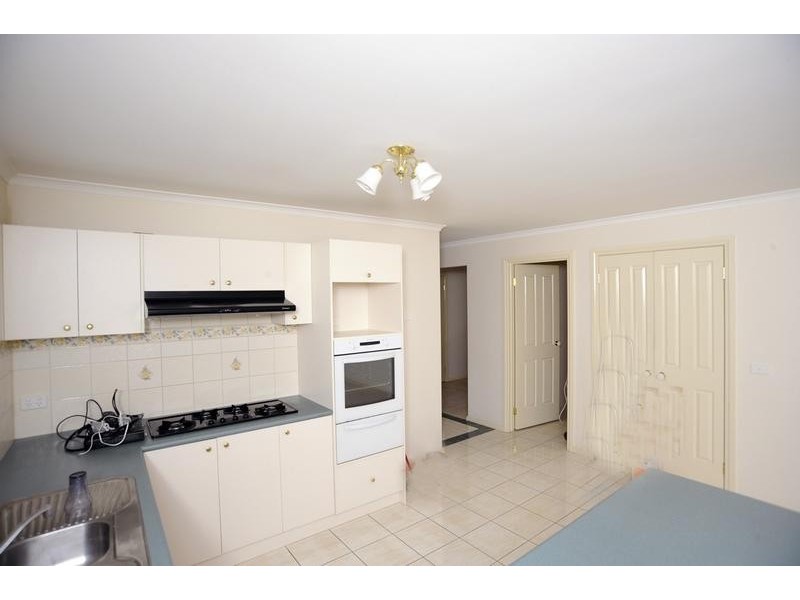 21 Clifton Park Drive, Carrum Downs VIC 3201