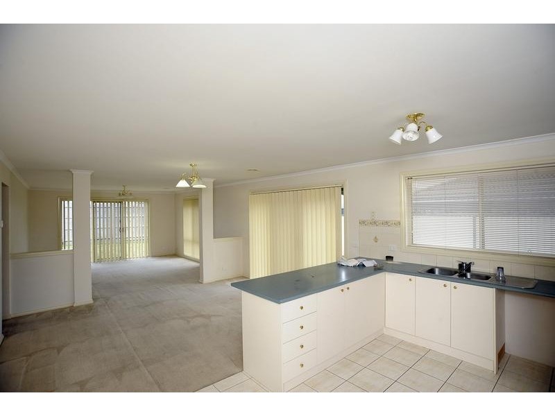 21 Clifton Park Drive, Carrum Downs VIC 3201