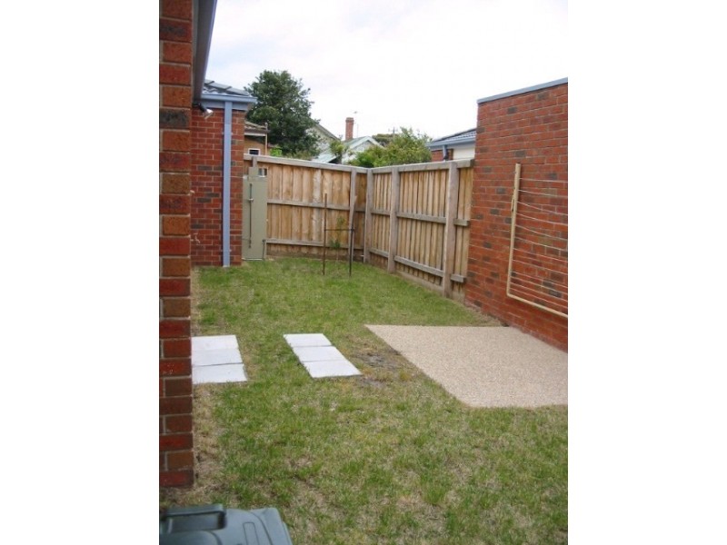 1/1 Joy Street, Frankston VIC 3199