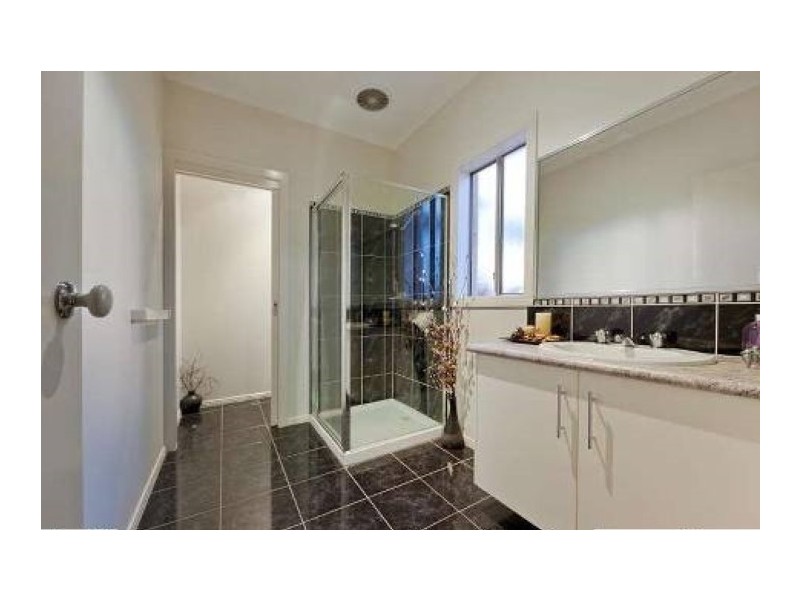 1/15 Overton Rd, Seaford VIC 3198