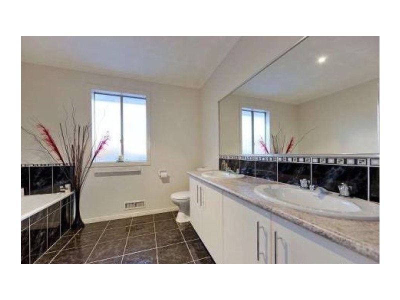 1/15 Overton Rd, Seaford VIC 3198