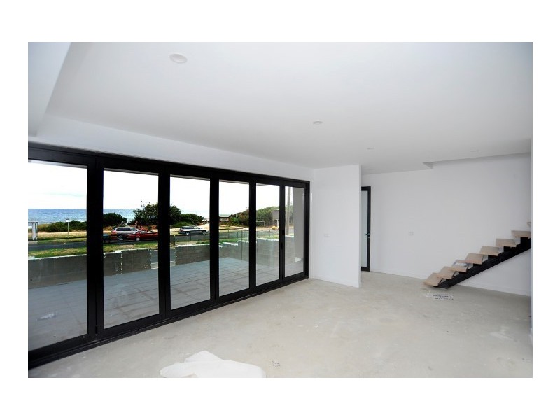 2/551 Nepean Highway, Frankston VIC 3199