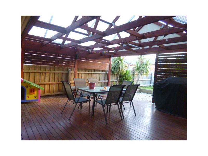 13 Riviera Drive, Pakenham VIC 3810