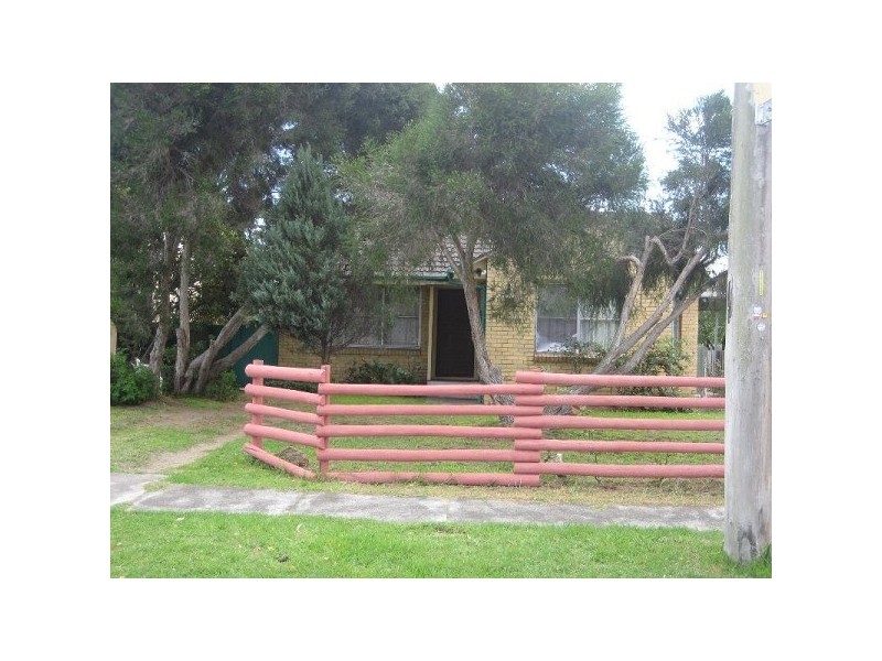 27 Plantation Avenue, Frankston North VIC 3200