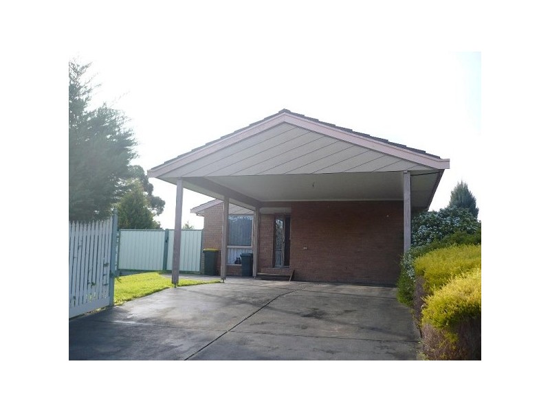 18 Chatterley Court, Frankston VIC 3199