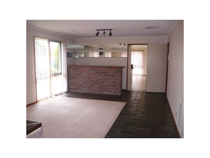 18 Chatterley Court, Frankston VIC 3199