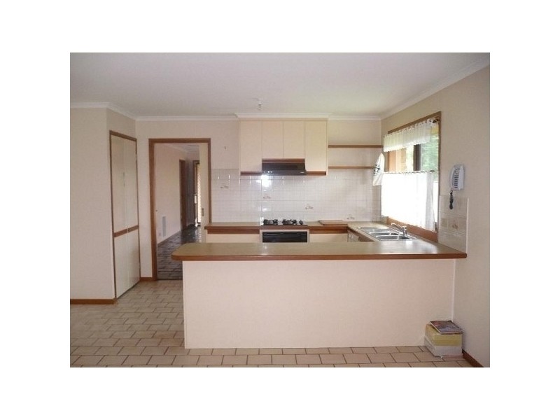 18 Chatterley Court, Frankston VIC 3199