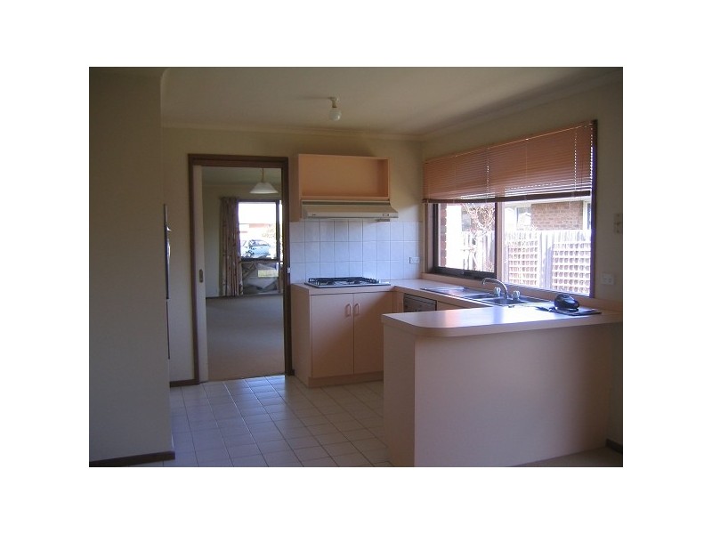 8 Tussock Court, Frankston VIC 3199