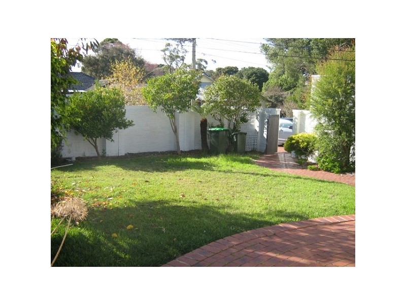 1/8 Fleetwood Cresent, Frankston South VIC 3199