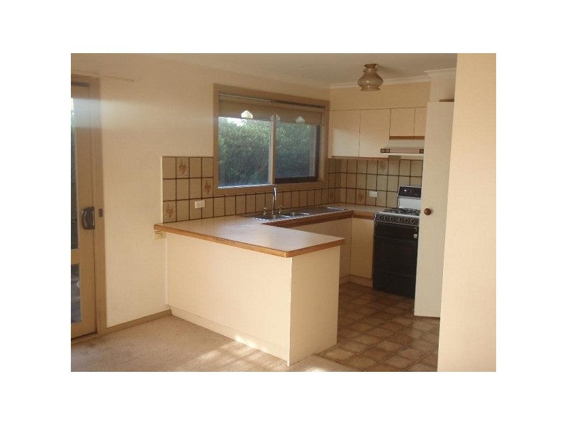 1/16 Dell Road, Frankston VIC 3199