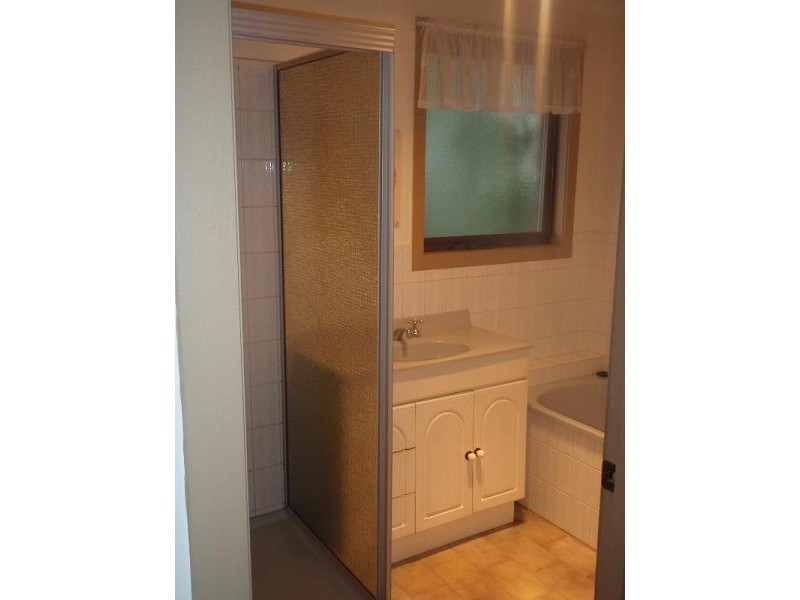 1/16 Dell Road, Frankston VIC 3199