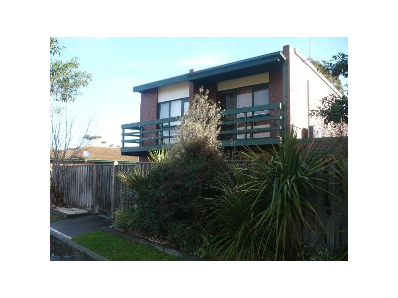 2/27 Carder Avenue, Seaford VIC 3198