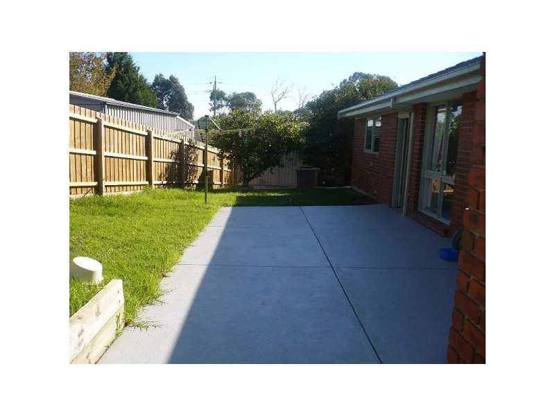 1 Tatura Court, Frankston VIC 3199