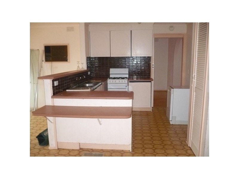 17 Raphael Crescent, Frankston VIC 3199