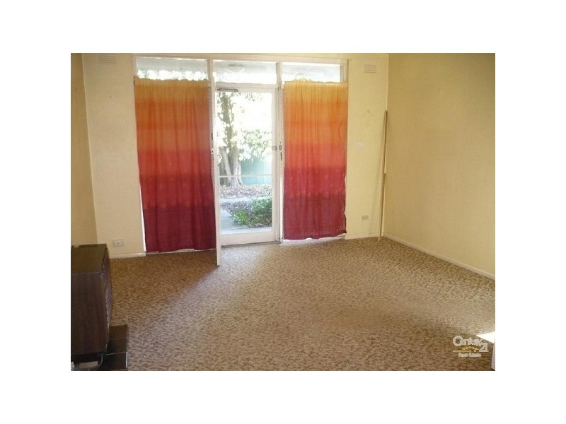 2/4  Plowman Place, Frankston VIC 3199