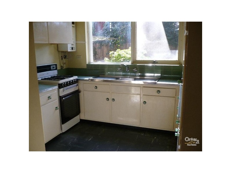 2/4  Plowman Place, Frankston VIC 3199