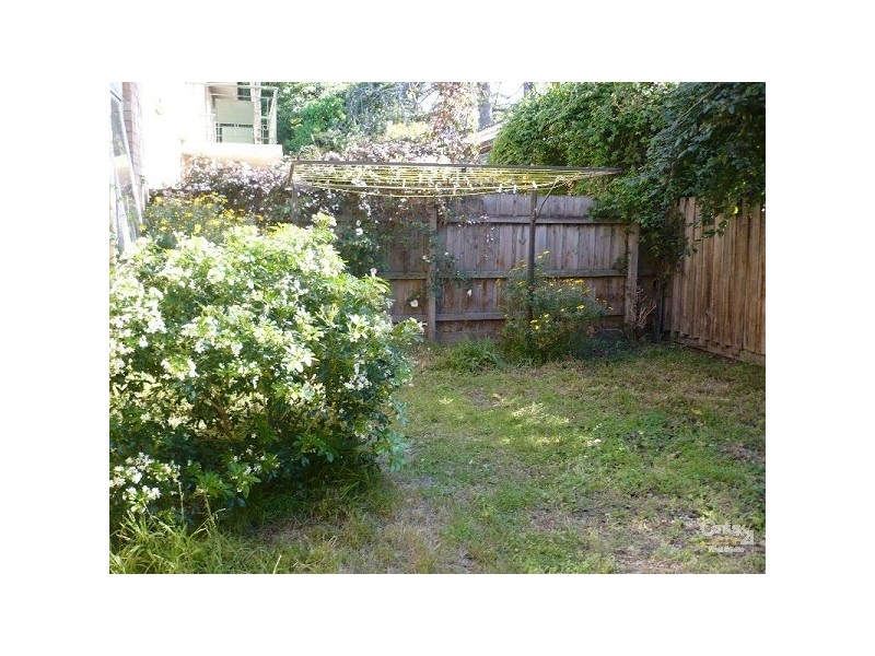 2/4  Plowman Place, Frankston VIC 3199