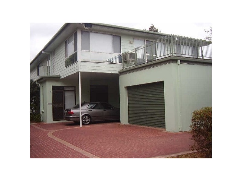 8/50  Fewster Road, Hampton VIC 3188