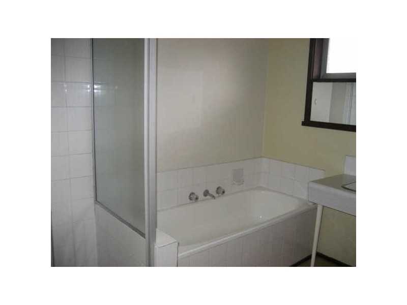 1/24  Heatherhill Road, Frankston VIC 3199