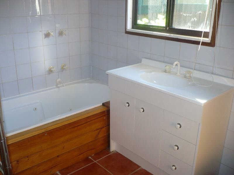 6 Moreton Street, Frankston North VIC 3200