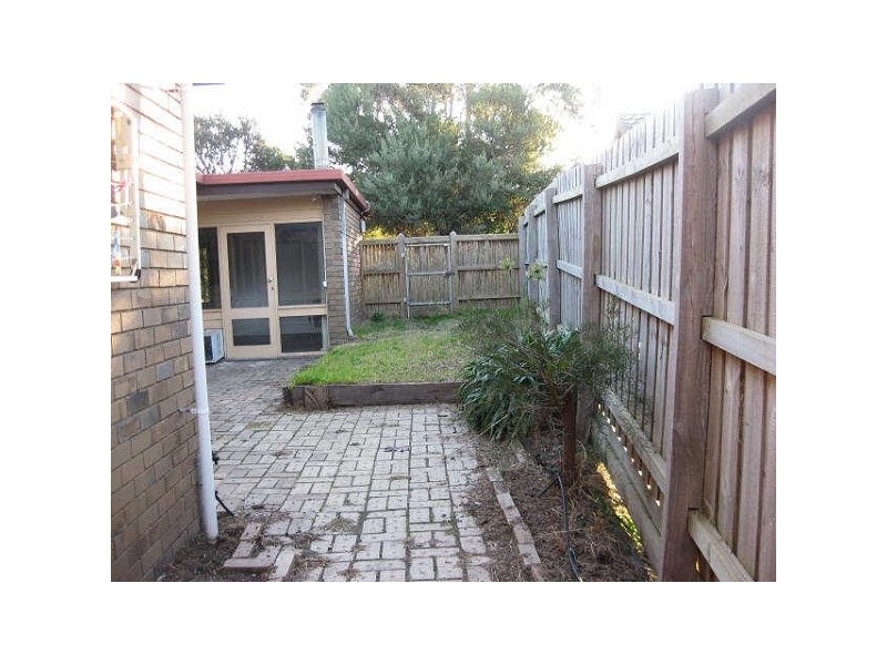 21 Candlebark Crescent, Frankston North VIC 3200
