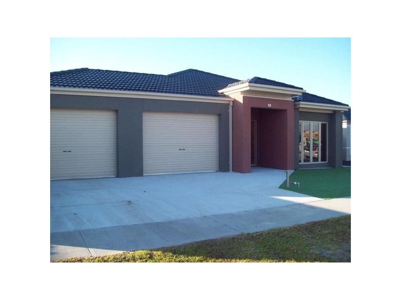 13  Triumph Way, Skye VIC 3977