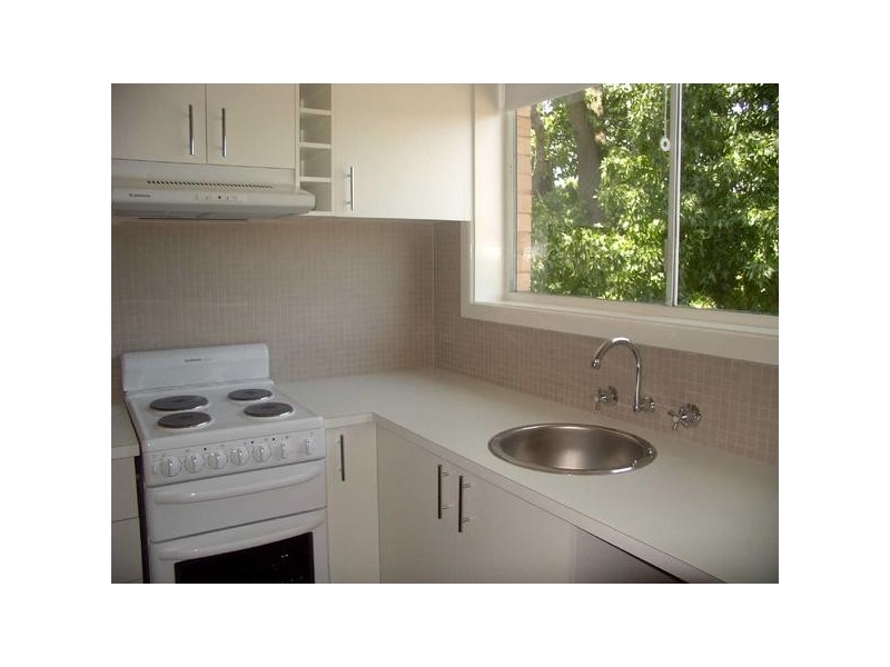 2/4  Reid Street, Frankston VIC 3199