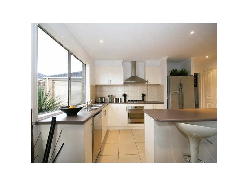 5 Vivi Court, Skye VIC 3977