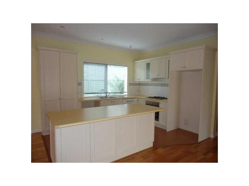 8 Masterton Place, Cranbourne East VIC 3977