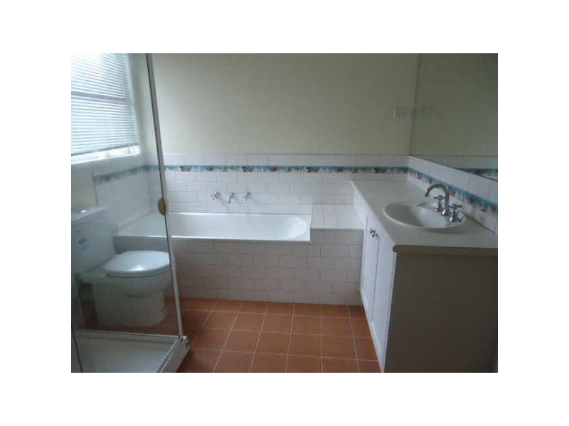 8 Masterton Place, Cranbourne East VIC 3977