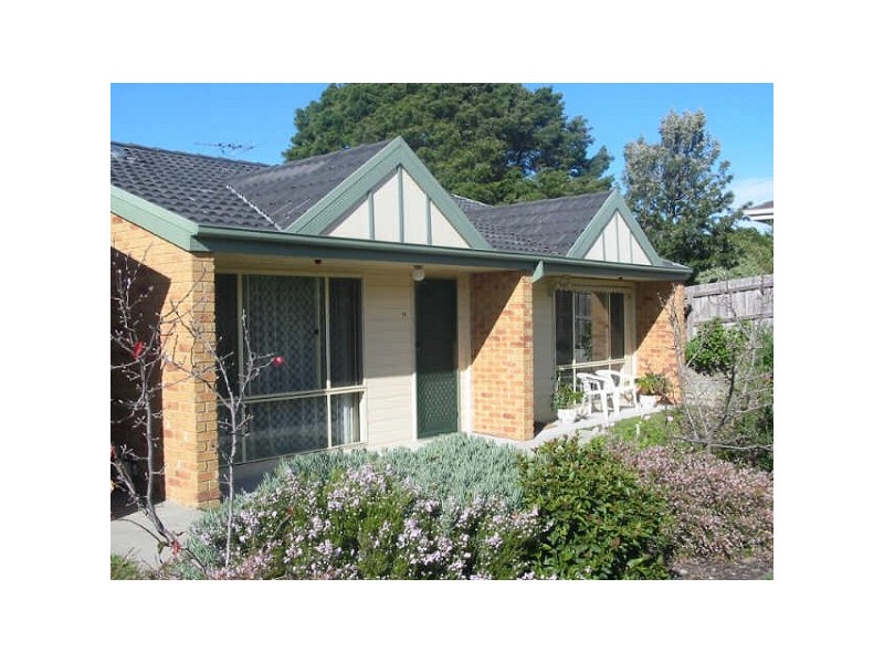 9/4  Lardner Road, Frankston VIC 3199