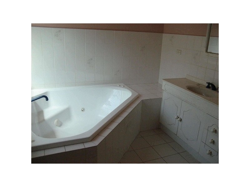 32  Milford Crescent, Frankston VIC 3199