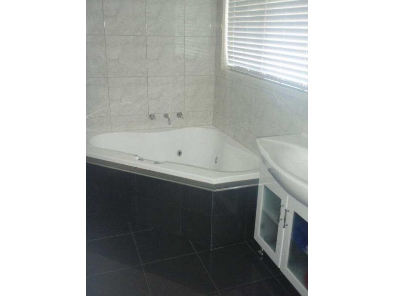 30  Willow Road, Frankston VIC 3199