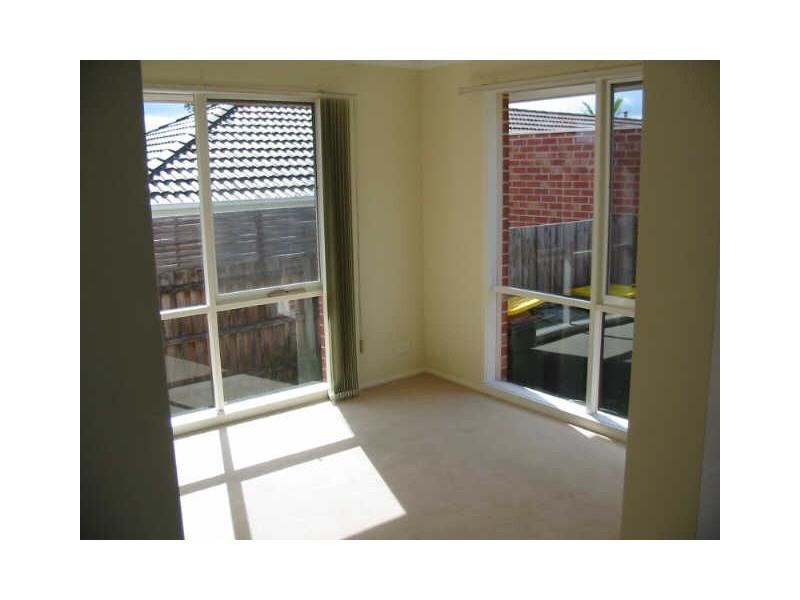 2/222  Heatherhill Road, Frankston VIC 3199