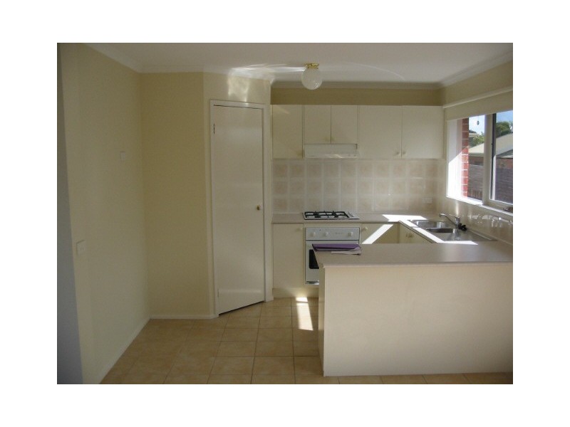 2/222  Heatherhill Road, Frankston VIC 3199