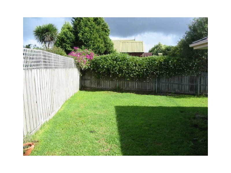 2/222  Heatherhill Road, Frankston VIC 3199