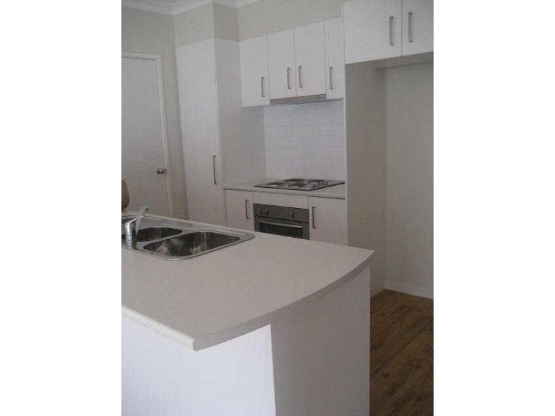 2/42  Roberts Street, Frankston VIC 3199