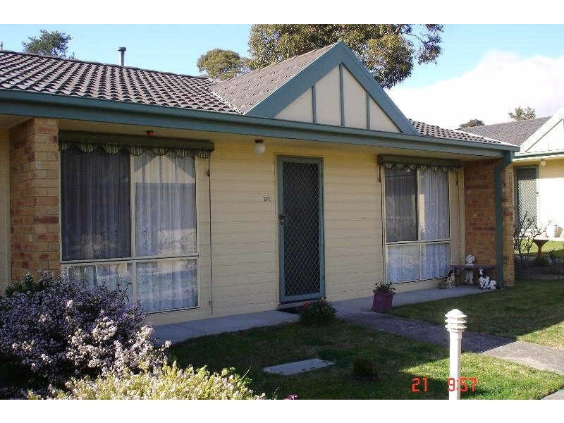 9/18  Reservoir Road, Frankston VIC 3199